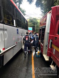 Acidente-entre-dois-ônibus-do-transporte-coletivo-deixa-feridos-em-juiz-de-fora-02