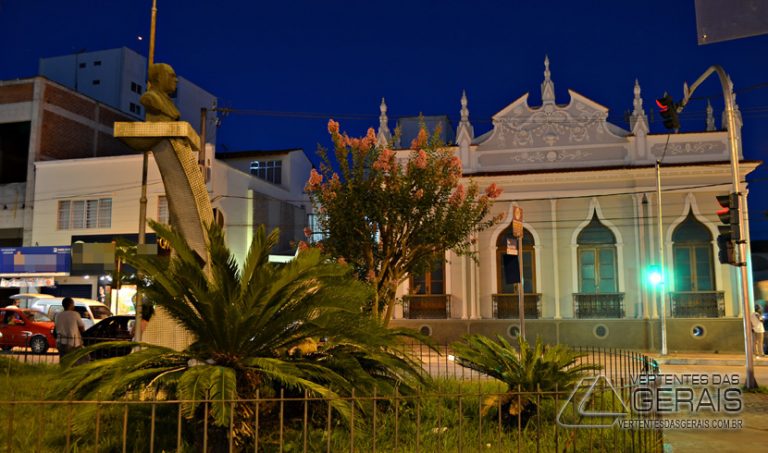 COLUNA IMAGENS: VISÃO NOTURNA DA REGIÃO DA PRAÇA PEDRO TEIXEIRA EM ...