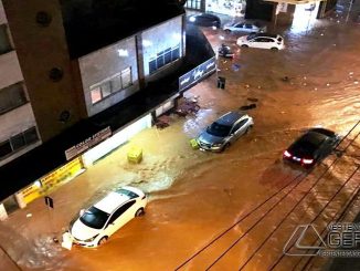 Ruas no Bairro São Mateus ficaram inundadas em Juiz de Fora (Foto: Ângelo Savastano/Arquivo Pessoal)