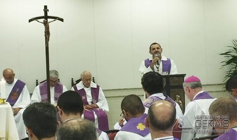 arquidiocese-de-mariana-0'