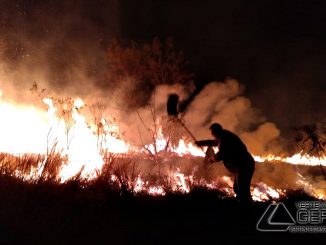 bombeiros-cobatem-incêndio-em-barbacena-01