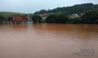 Campo de futebol em Fervedouro ficou completamente alagado — Foto: Portal Miradouro/Divulgação