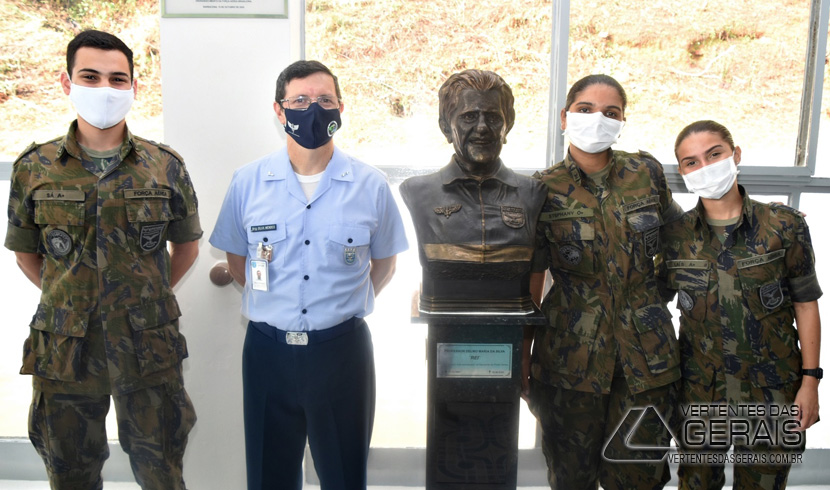 inauguração-do-busto-do-professor-delmo-maria-na-epcar-em-barbacena-foto-05jpg