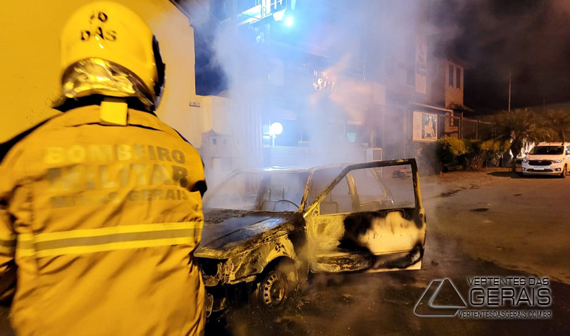 incendio-em-veículo-em-sao-bras-do-suaçui-02
