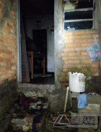 incêndio-atinge-residencia-no-bairro-água-santa-em-barbacena-04