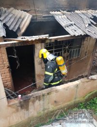 incêndio-em-residencia-no-bairro-joão-paulo-segundo-em-barbacena-01