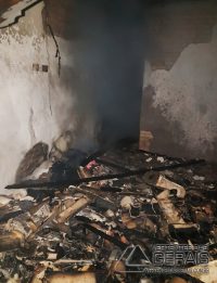 incêndio-em-residencia-no-galego-em-barbacena-03