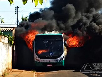 incêndio-em-ônibus-02