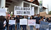 manifestação-em-barbacena-contra-cortes-de-verbas-na-educação-foto-januário-basílio-02