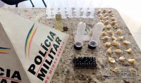 pm-apreende-drogas-e-munições-no-bairro-grogotó-em-barbacena-mg